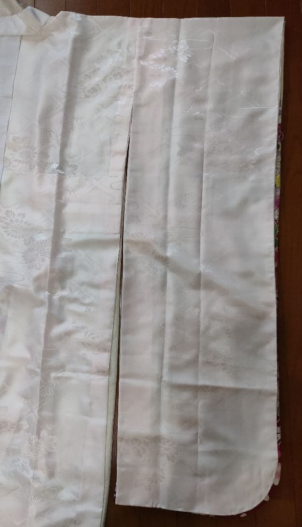 美品　振袖　白×ピンク　辻が花　　花芯絞り　銀通し