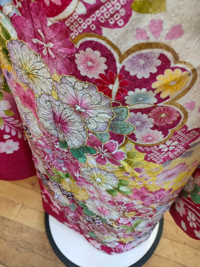 美品　振袖　白×ピンク　辻が花　　花芯絞り　銀通し