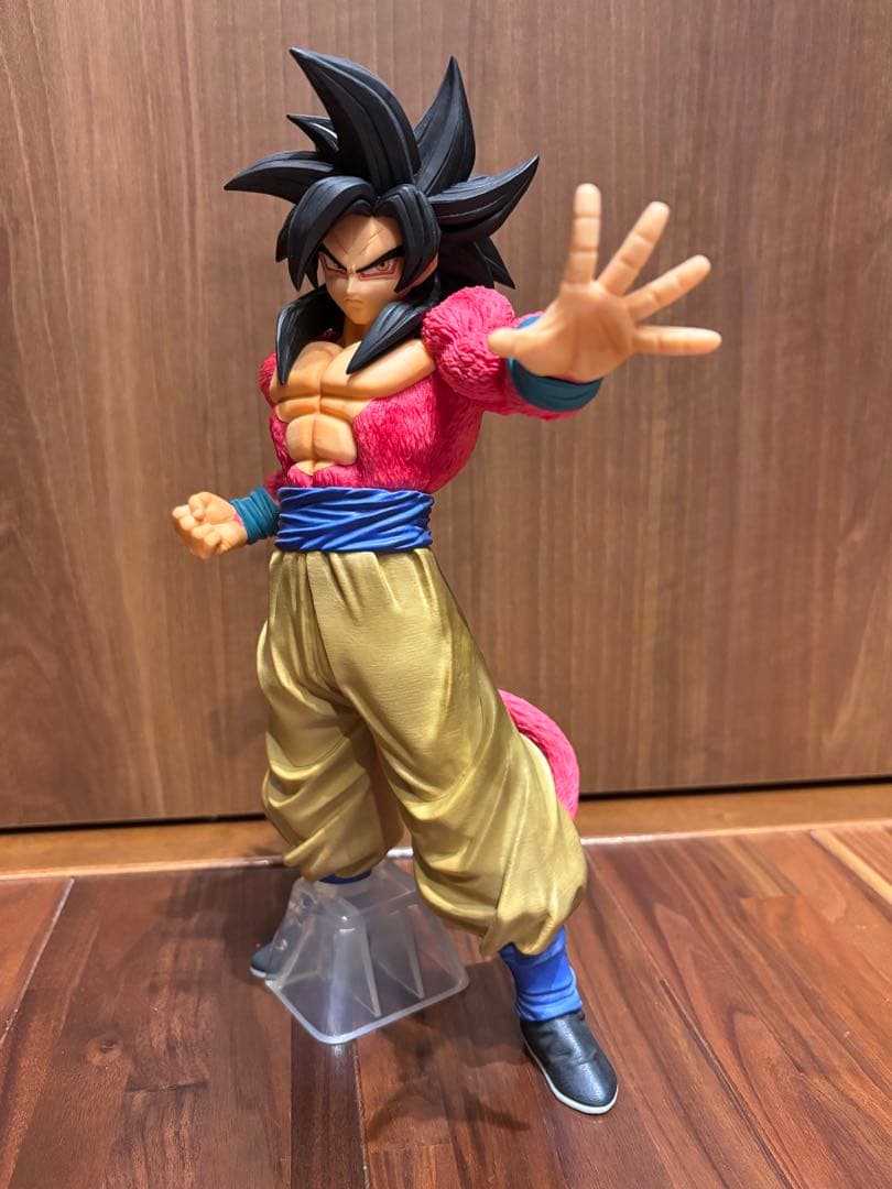ドラゴンボールフィギュア　一番くじ　グレイテストサイヤン　超サイヤ人4