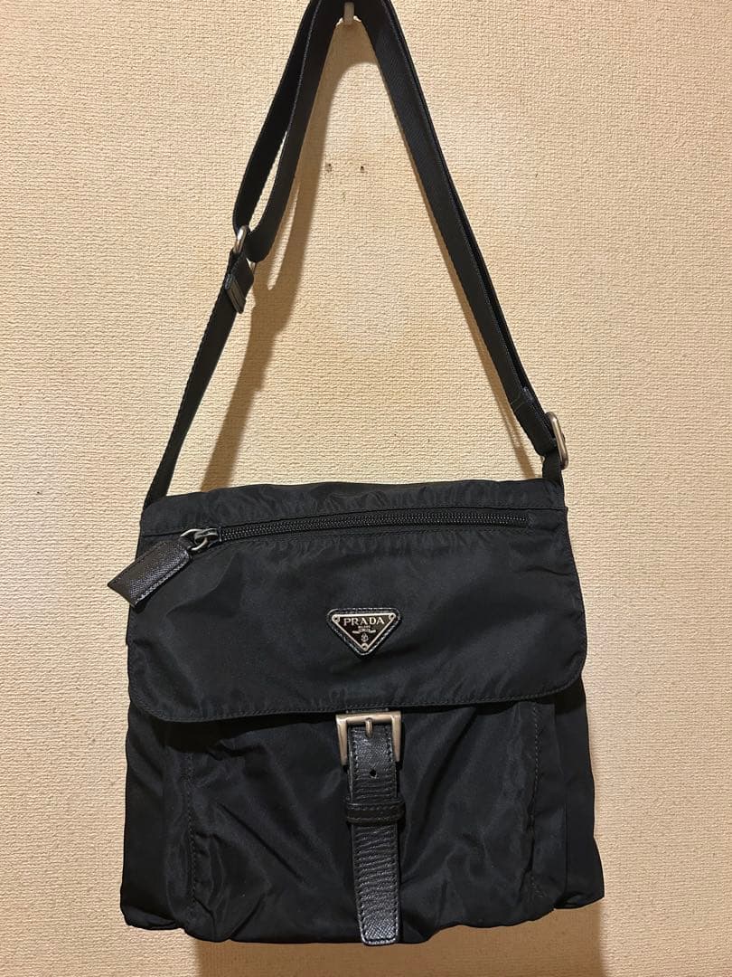 ホクランド　PRADA ブラック ショルダーバッグ