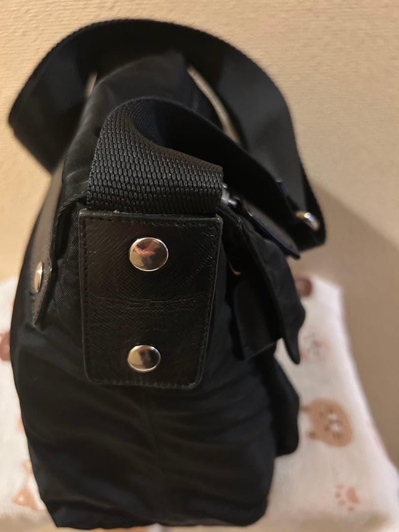 ホクランド　PRADA ブラック ショルダーバッグ