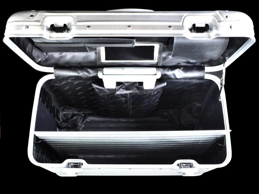 リモワ 932.51『トパーズ』4輪 パイロット・トロリー 廃盤 39L 新同