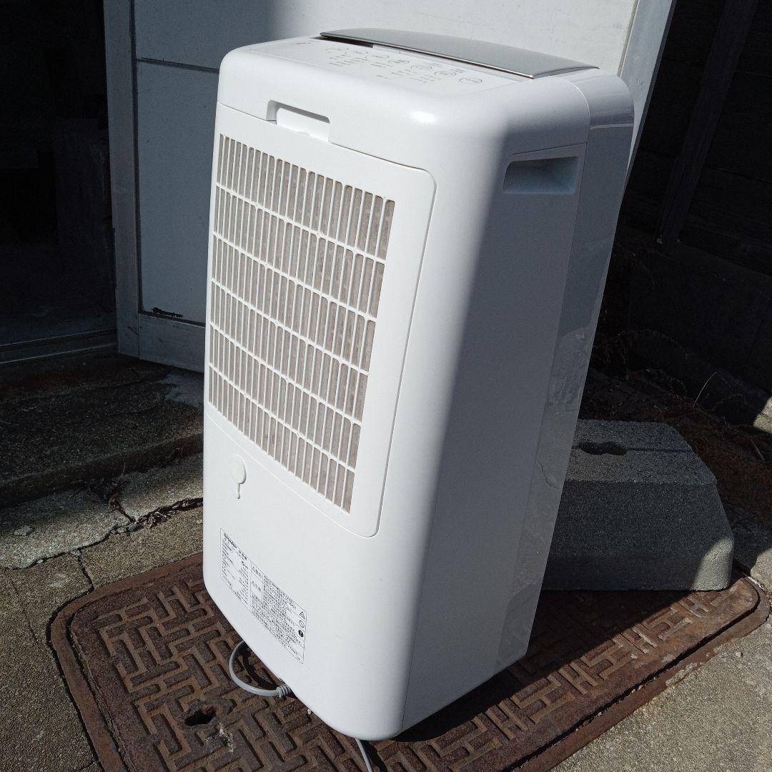 Meomeo　　除湿機 SHARP CV-J180-W　2021年製未清掃