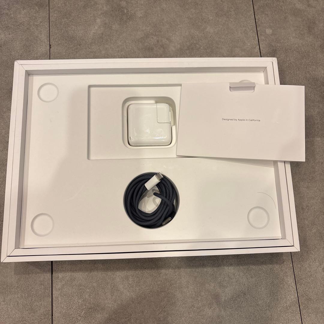 MacBook Air 13.6インチ　M2　スペースグレー 本体 充電器付き