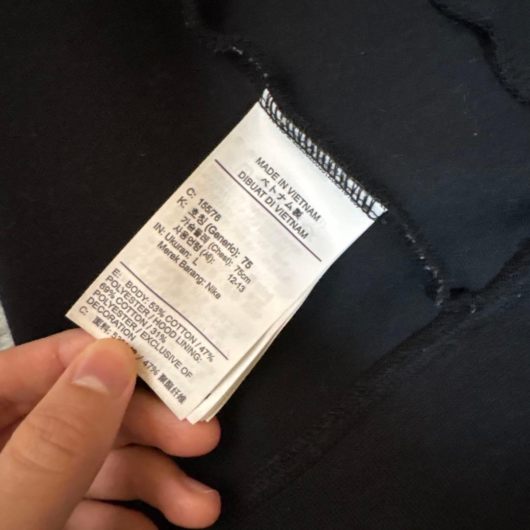 NIKE ブラック パーカー ジッパー付き