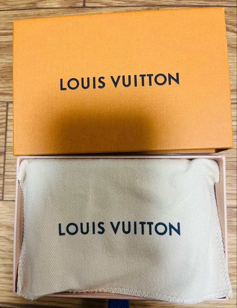 【超美品】ルイヴィトンポルトモネロザリ モノグラムコンパクトウォレット