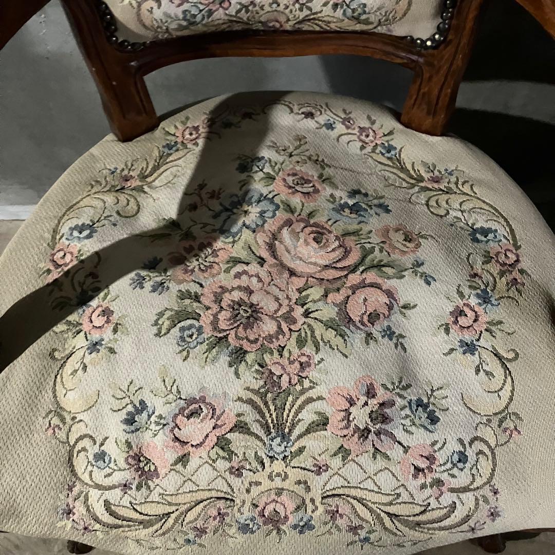 プチポワン アームチェア ゴブラン織り ロココ調 猫脚 ナポレオン 鋲打ち