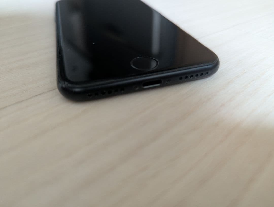 iPhoneSE第2世代64GBブラック