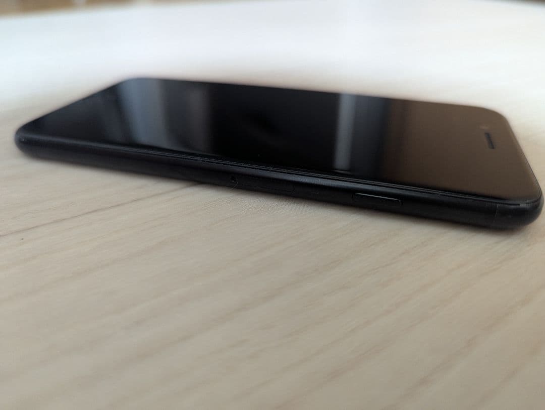 iPhoneSE第2世代64GBブラック