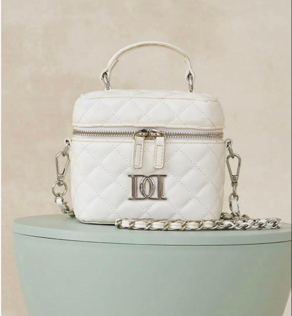 darich キルティングスクエアミニバッグ WHT