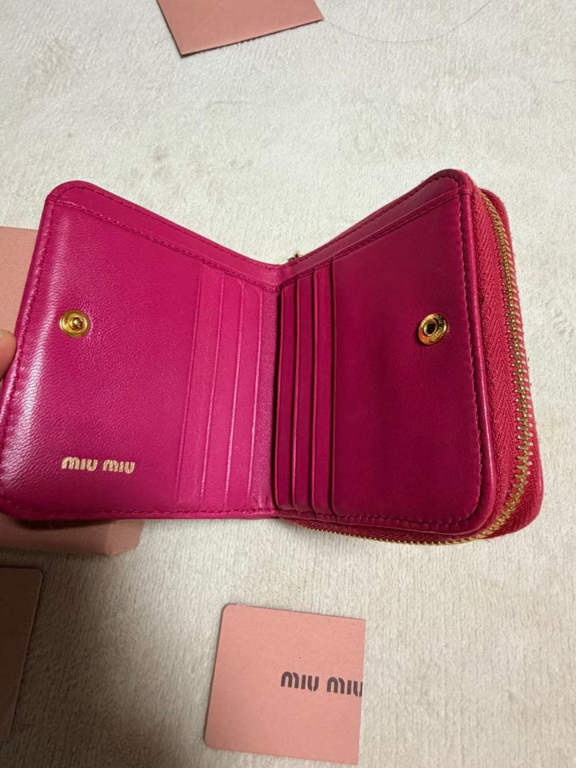 MIUMIU ミュウミュウ マテラッセ 二つ折り財布 ラウンドファスナー　ピンク