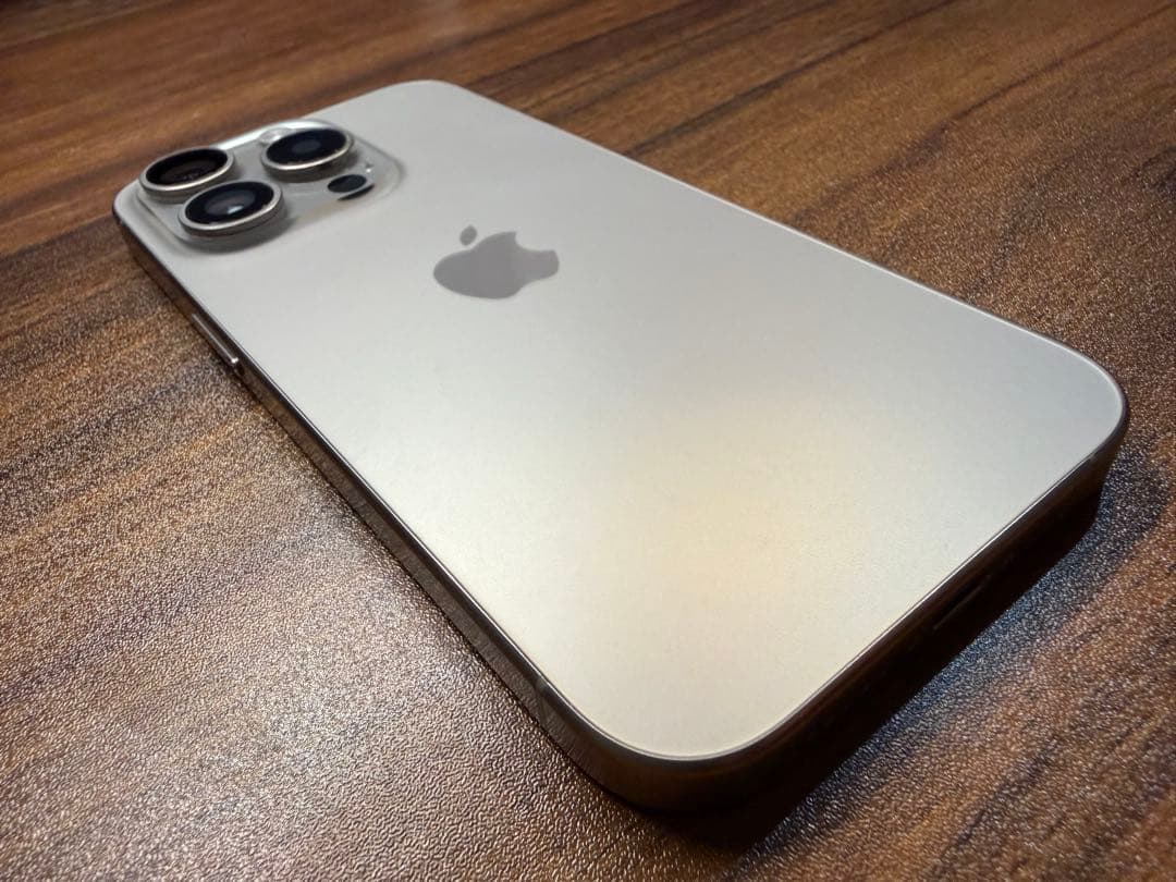 iPhone 15 Pro 256GB ナチュラルチタニウム simフリー