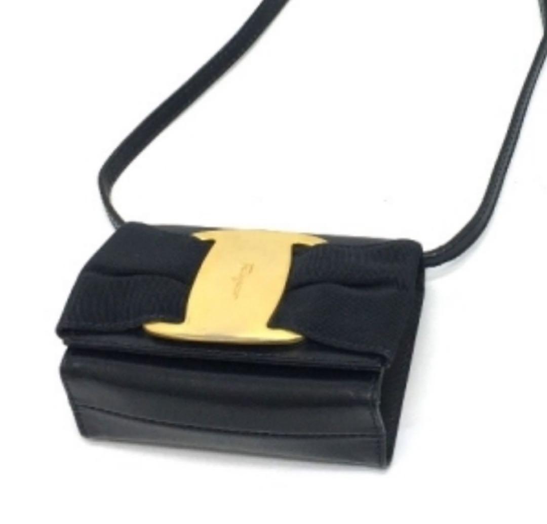 フェラガモ クラッチ バック 財布 取り外しショルダー 付き ななめ掛け