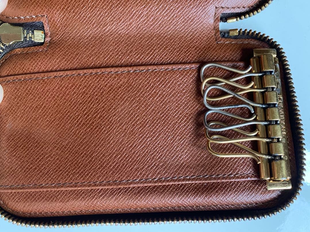 ルイヴィトン キーケース6連 ポシェット