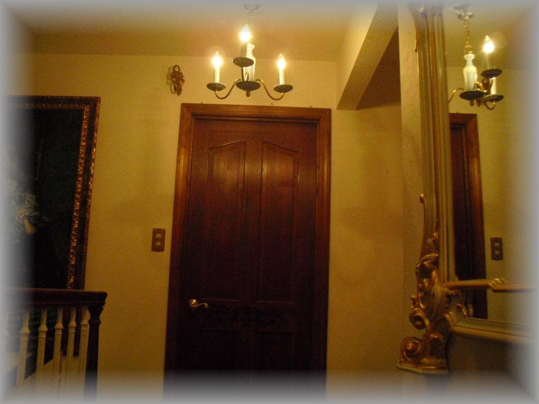 イギリスアンティーク 陶器 真鍮 3灯 シャンデリア