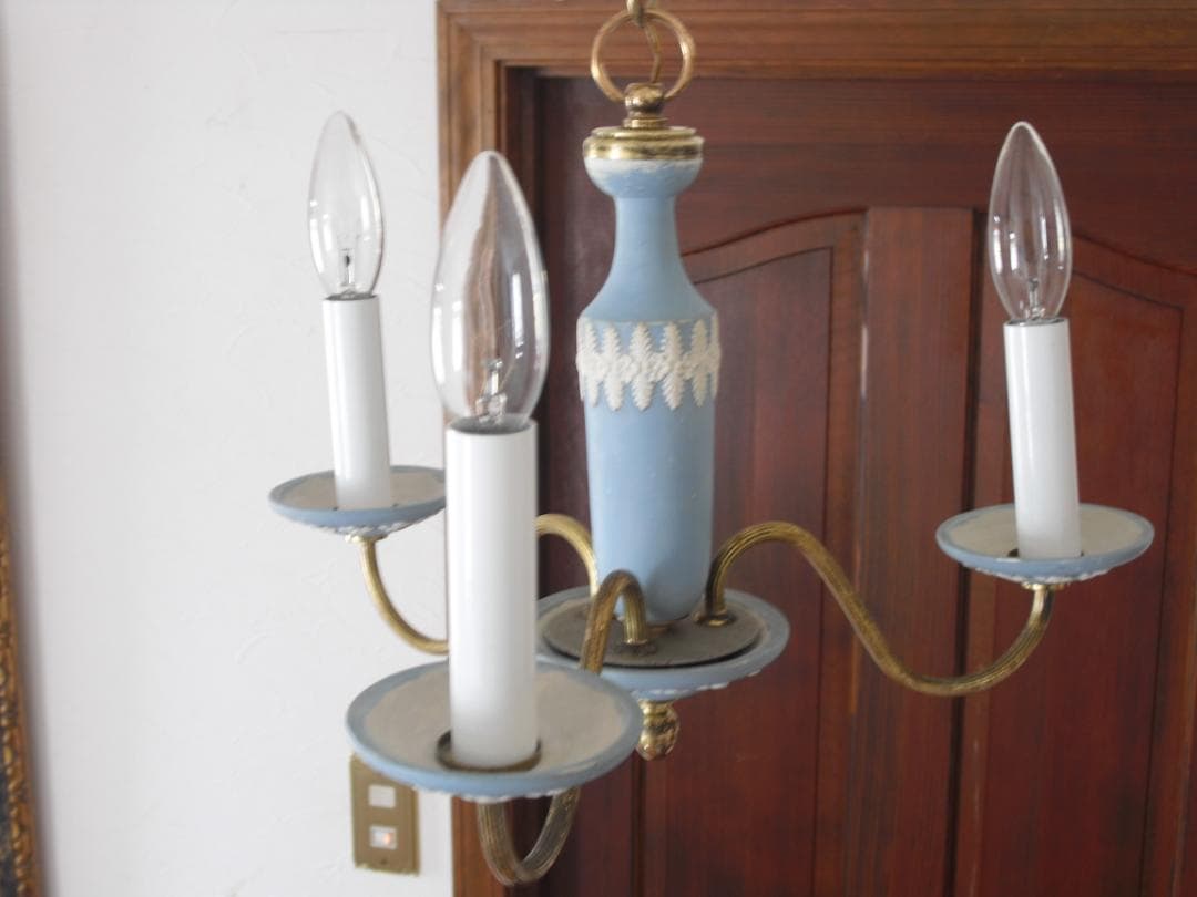 イギリスアンティーク 陶器 真鍮 3灯 シャンデリア