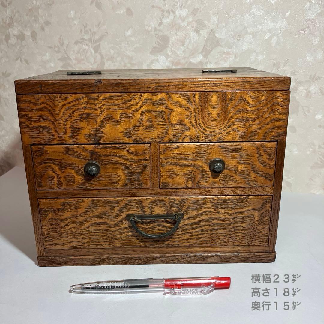 最小サイズの骨董時代物針箱（表面：欅、内側：桐）