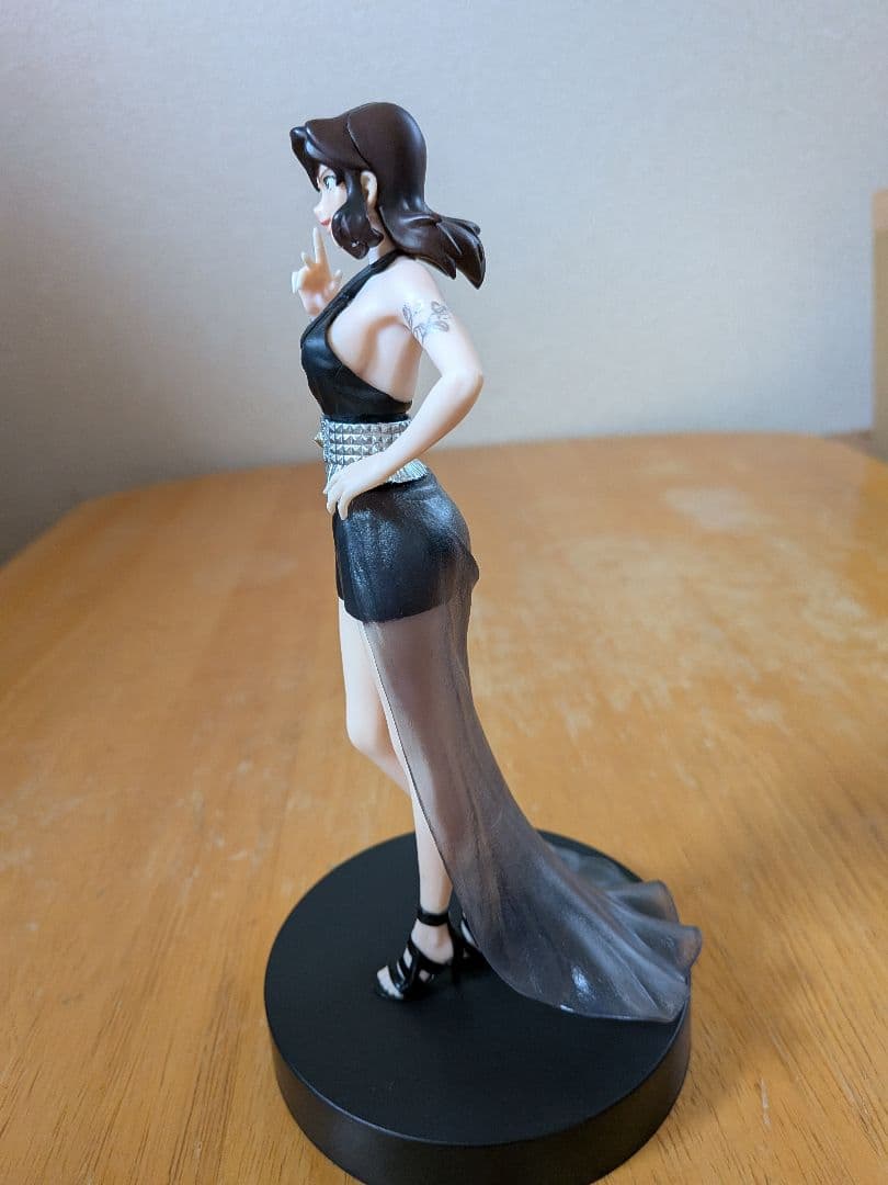 峰不二子 フィギュア　黒ドレスver