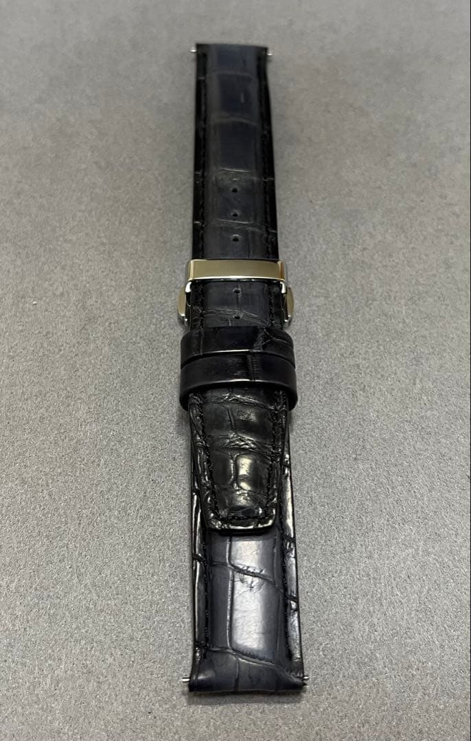 knot クロコダイルレザーバンド パティーナ仕上げ グレー Dバックル付