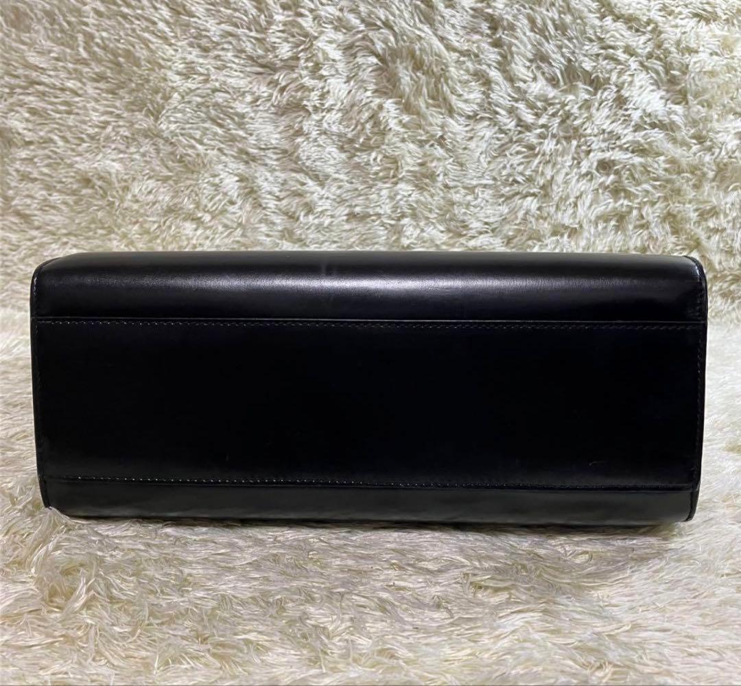 【美品】セリーヌ ハンドバッグ トリオンフ 黒 フラップ 金具 フォーマル