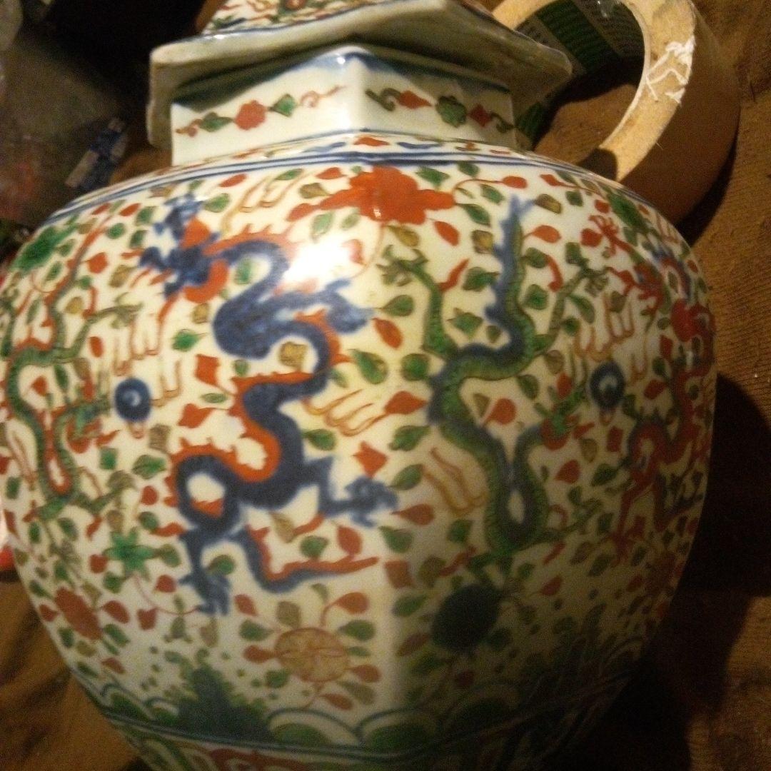 中国陶磁器　明萬歴赤絵　蓋付壺