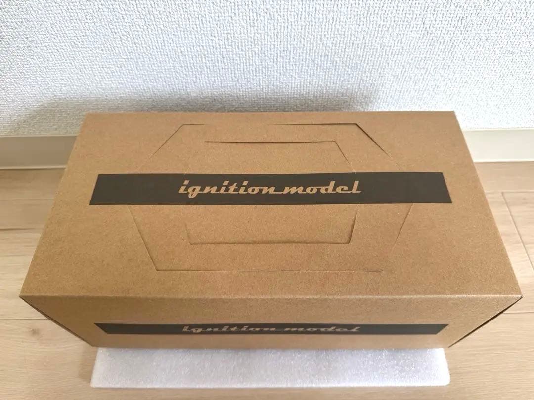 【新品未使用】1/18 Datsun Bluebird White/Blue