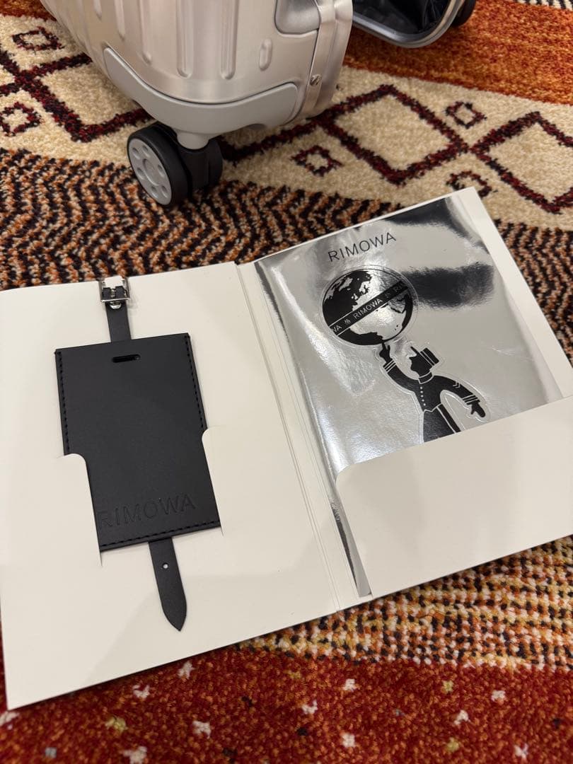 リモワ　オリジナル　キャビン　シルバー　新品