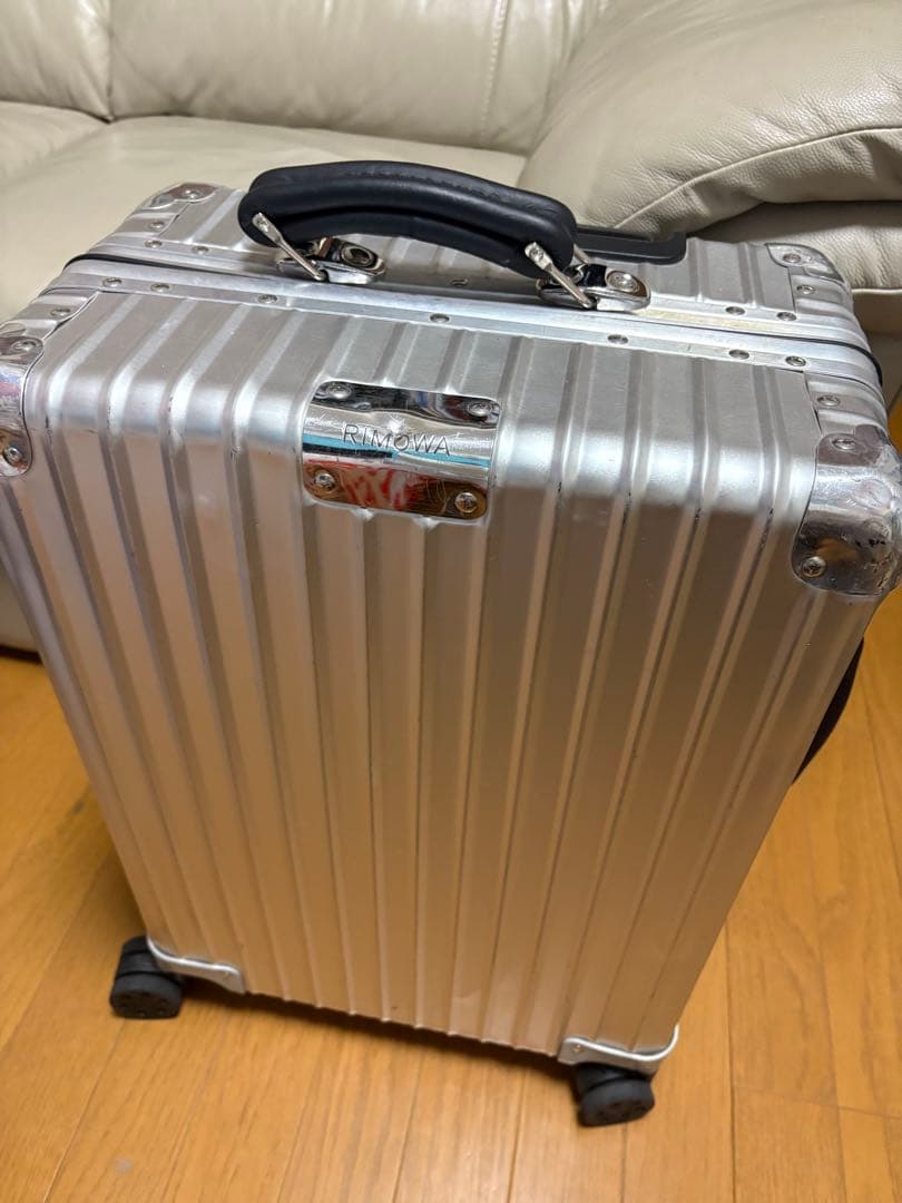 リモワ クラシックキャビン 生涯保証 機内持ち込み