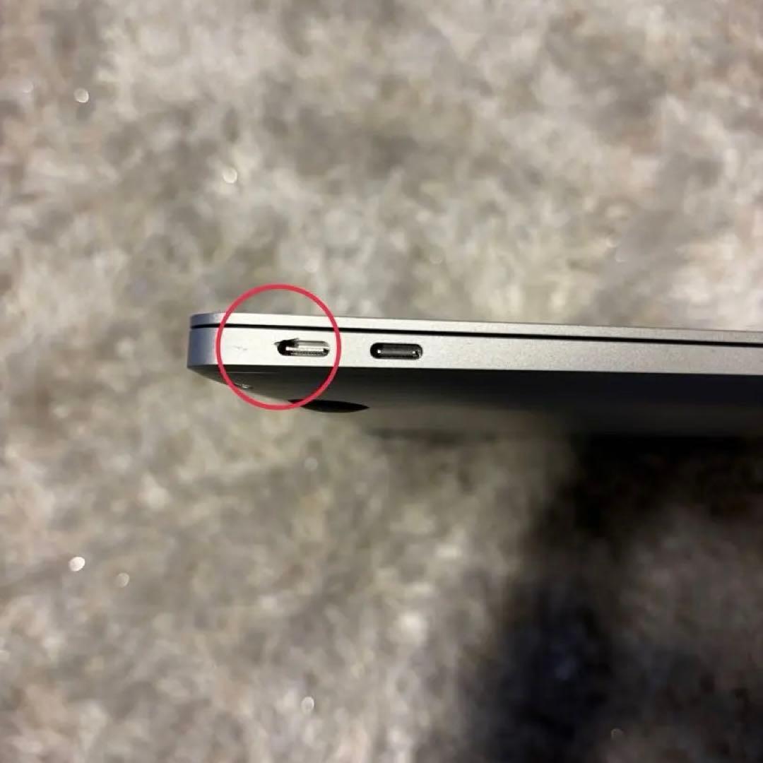 Apple MacBook 本体 充電器付き