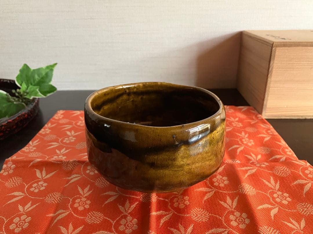 大樋焼　抹茶碗　茶碗　十代　大樋長左衛門　年郎　飴釉
