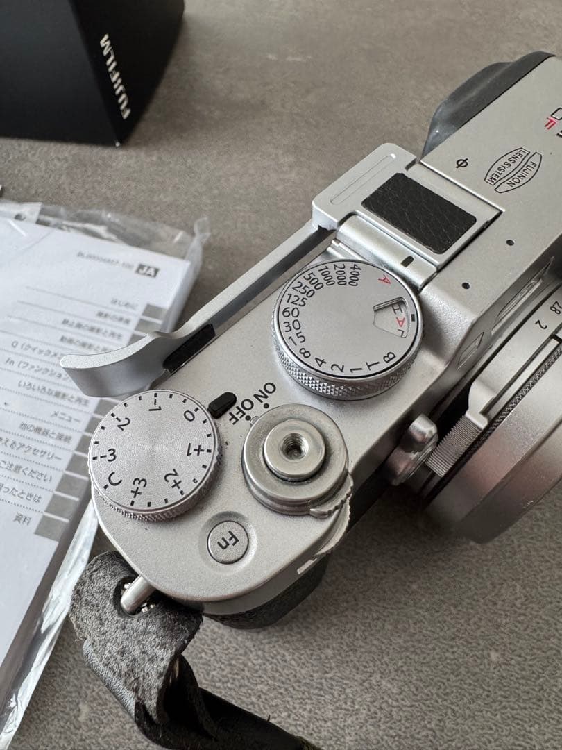 【シャッター9200回!】Fujifilm X100F シルバー おまけ付