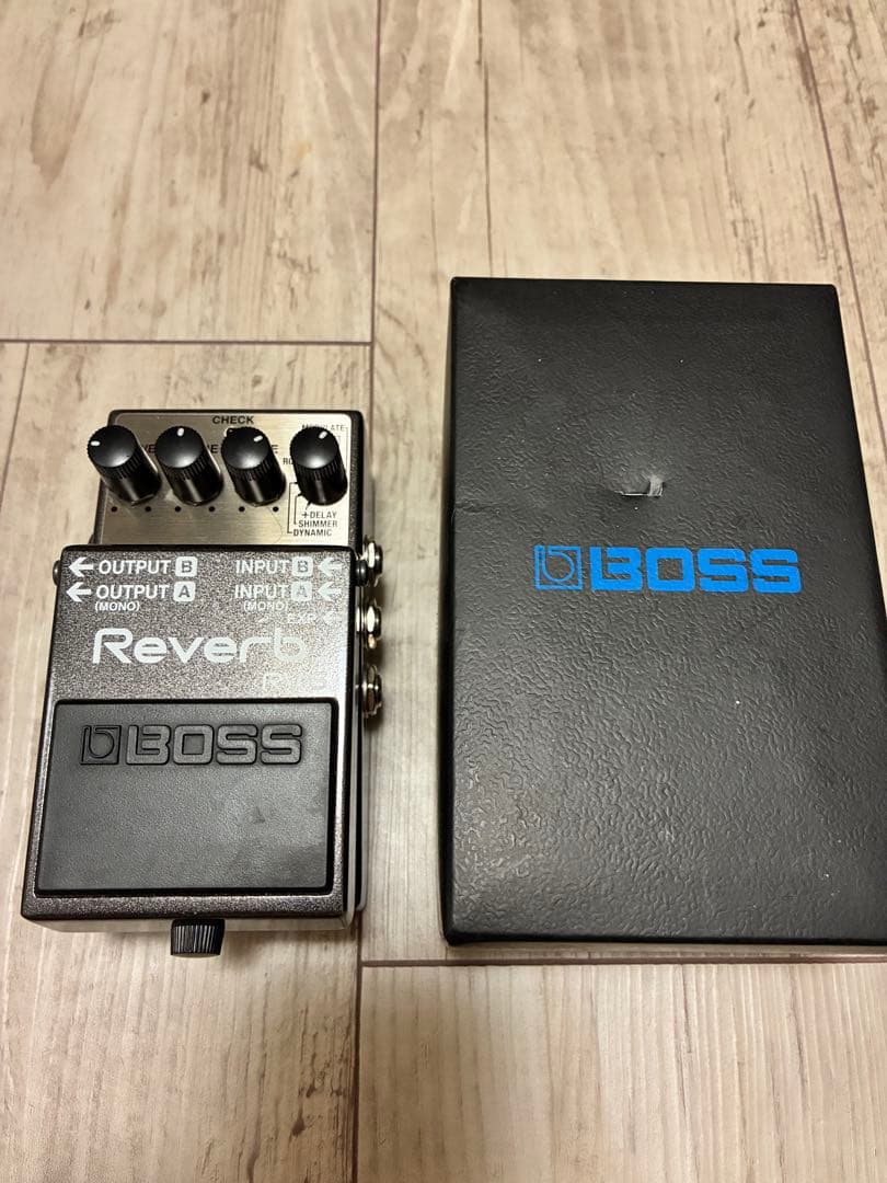 BOSS リバーブエフェクター RV-6 本体と箱付き