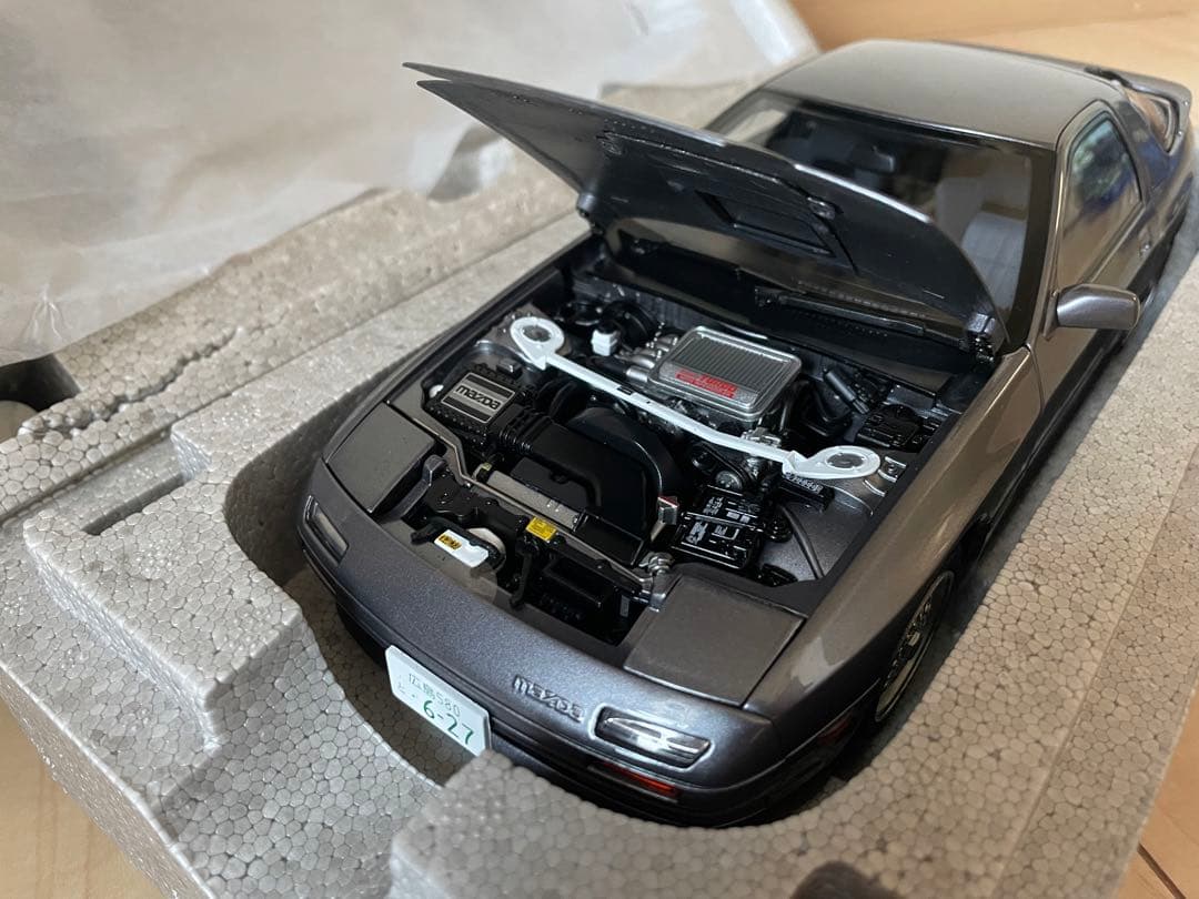 Mazda FC RX-7 1/18スケール ミニカー グレー