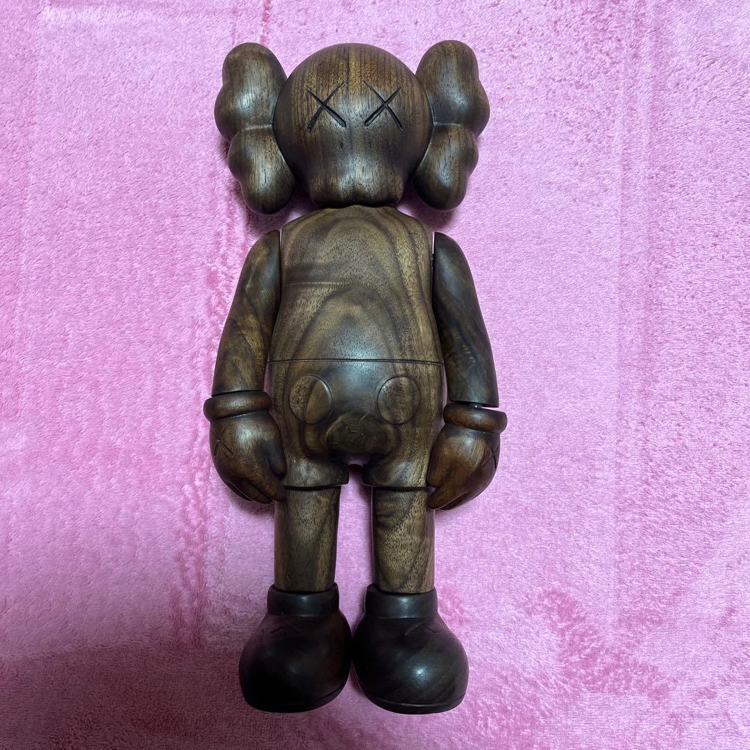KAWS コンパニオン　カリモク