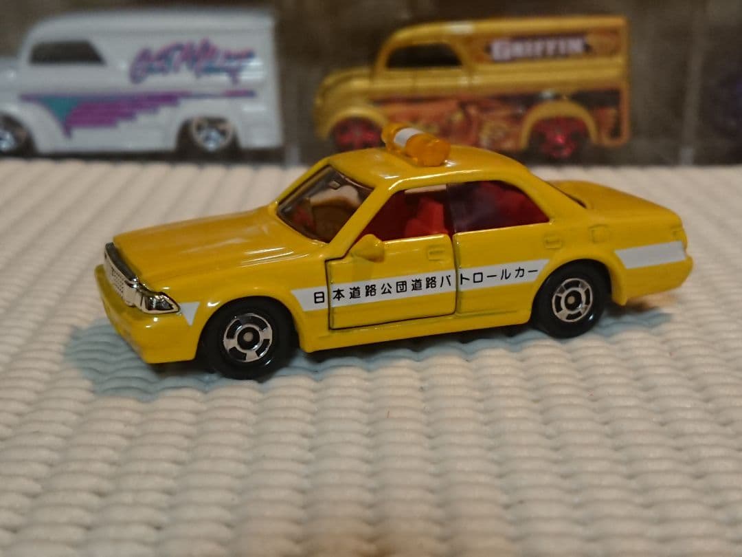 トミカ 絶版 クラウン道路公団 送料別