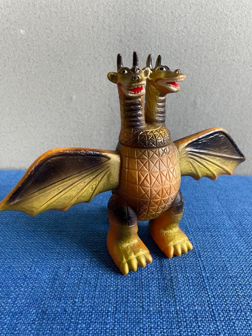 【当時物】ミウラ　パチ怪獣　キングギドラ風ソフビ　二頭