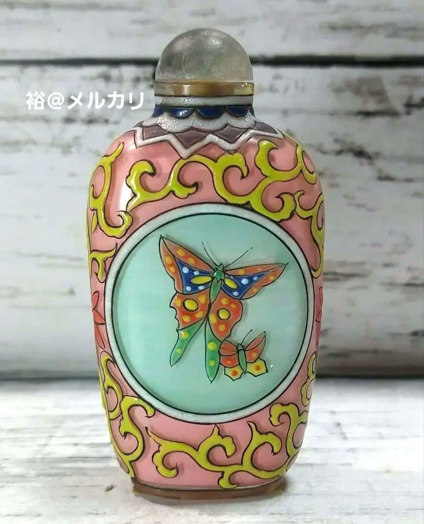 ★骨董品　蝶とトンボの描かれた鼻煙壷