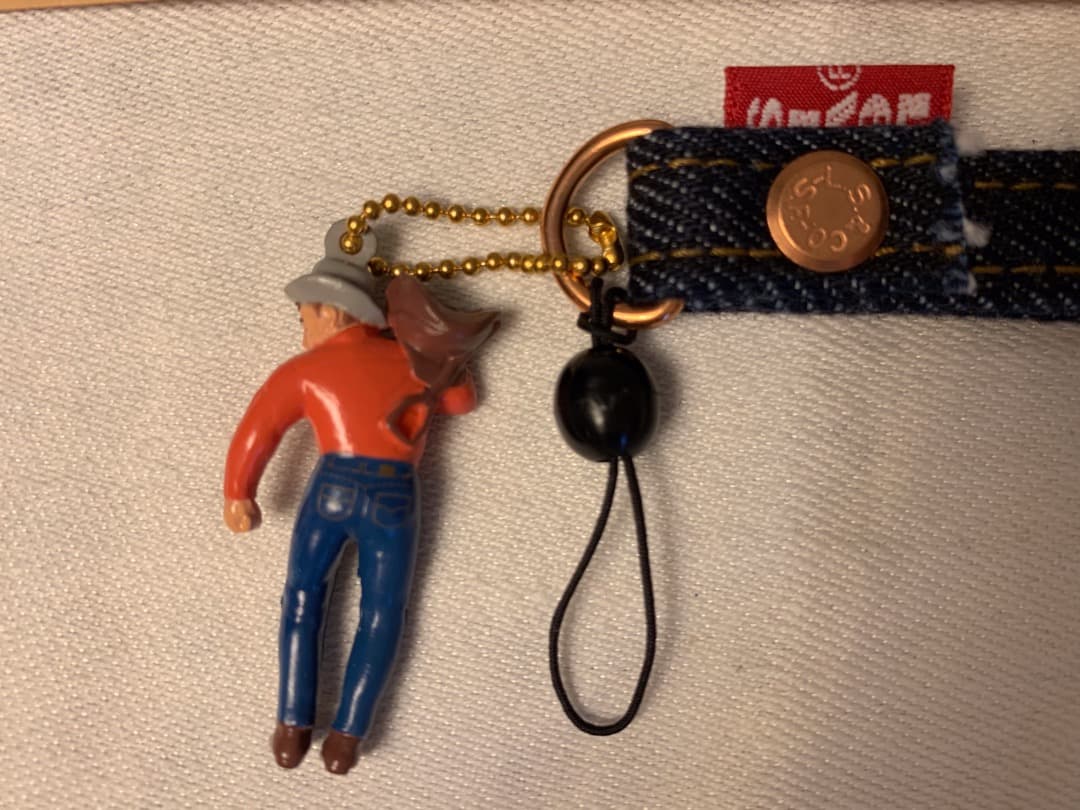 リーバイス サドルマン フィギュア付きストラップ