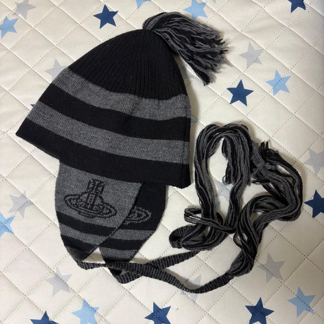 黒とグレーのストライプニット帽