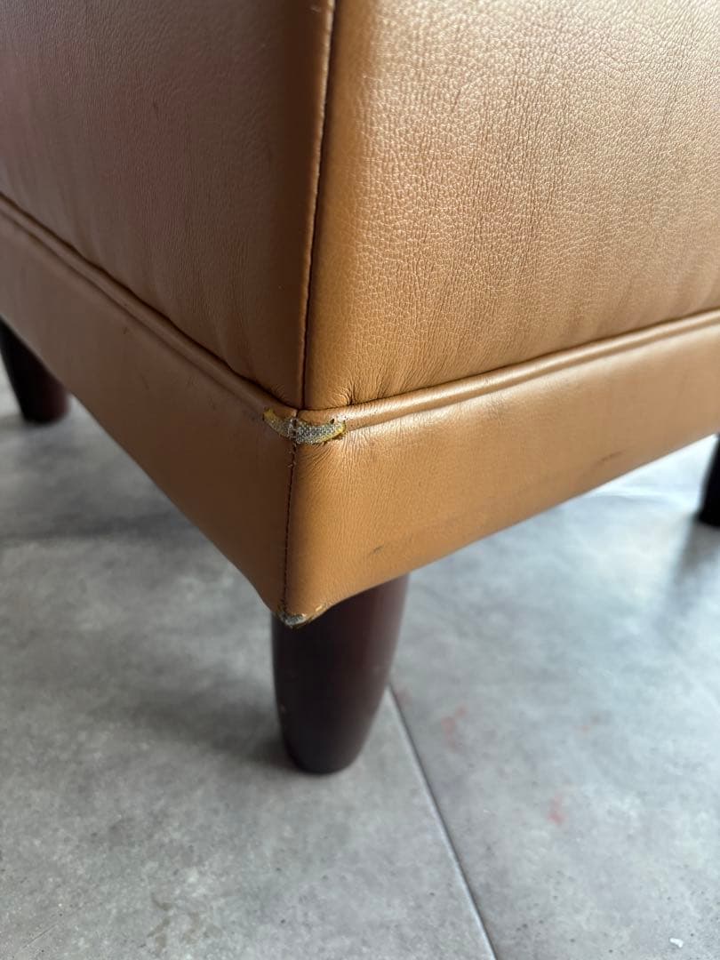 カリモク60 オットマン キャメル　ロビーチェア