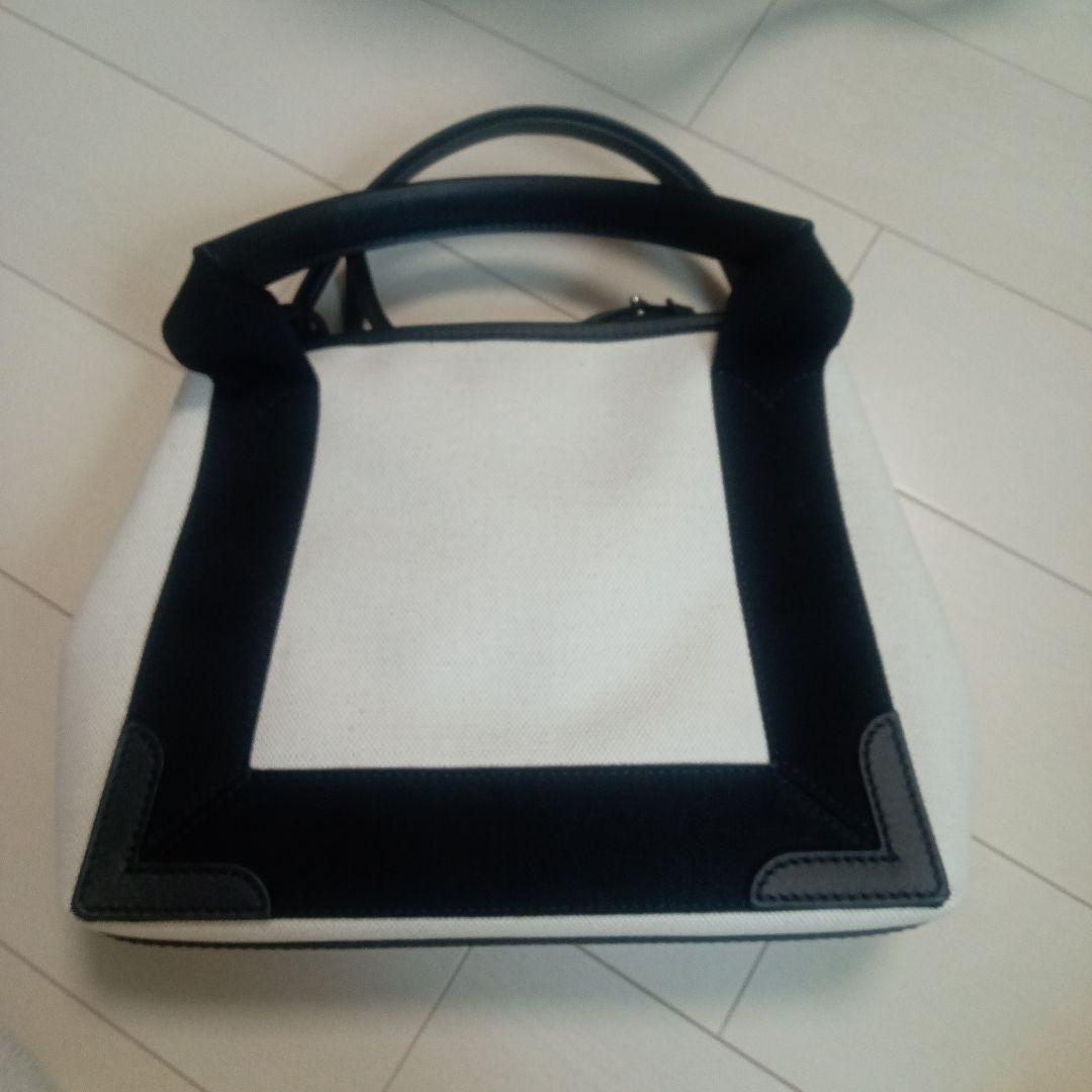 BALENCIAGA ショルダーバッグ ホワイト/ブラック