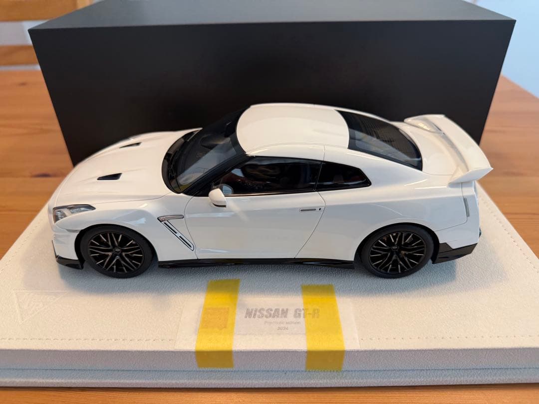 アイドロン 1/18 日産 GT-R プレミアムエディション 2024 ホワイト