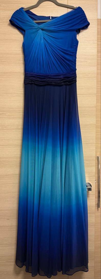 タダシショージ グラデーションブルー オフショルダー ロングドレス