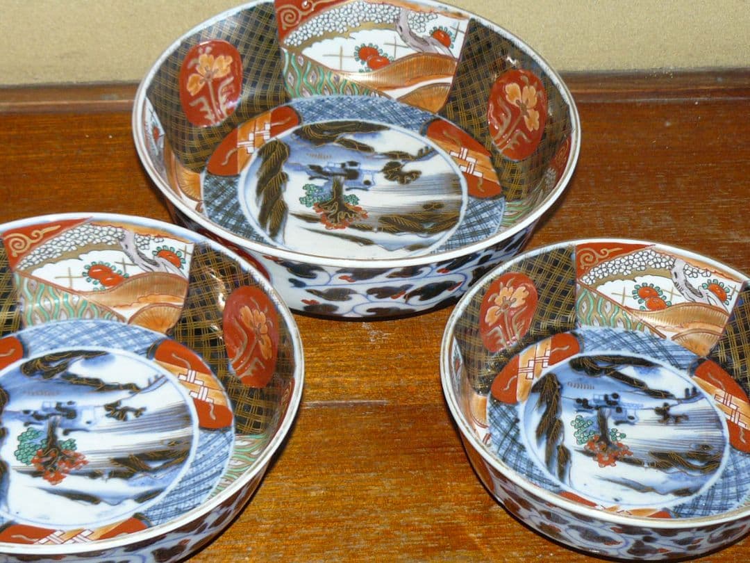 金襴手 絢爛豪華 三ツ丼