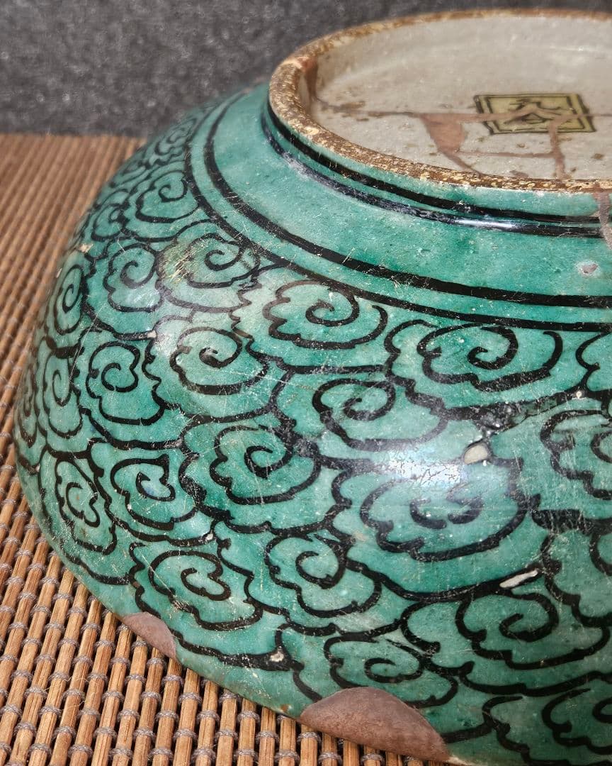 江戸時代末期～明治時代初期　古九谷　青手九谷　再興九谷　菖蒲図　24.1cm鉢