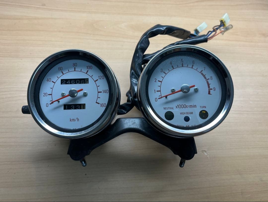 YAMAHA SR400 純正メーター（スピードメーター / タコメーター ）