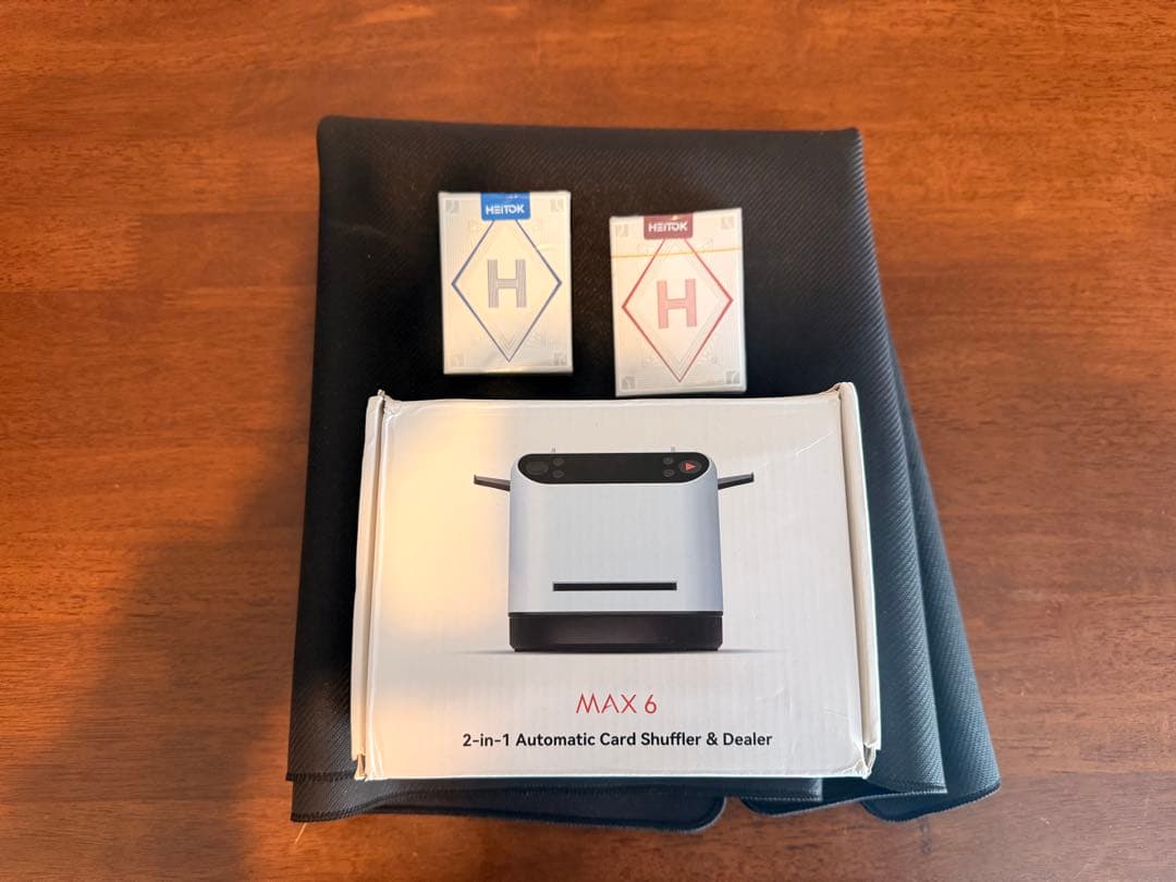 ポーカースターターキット　マット+自動カードシャッフラー（おまけトランプ付）