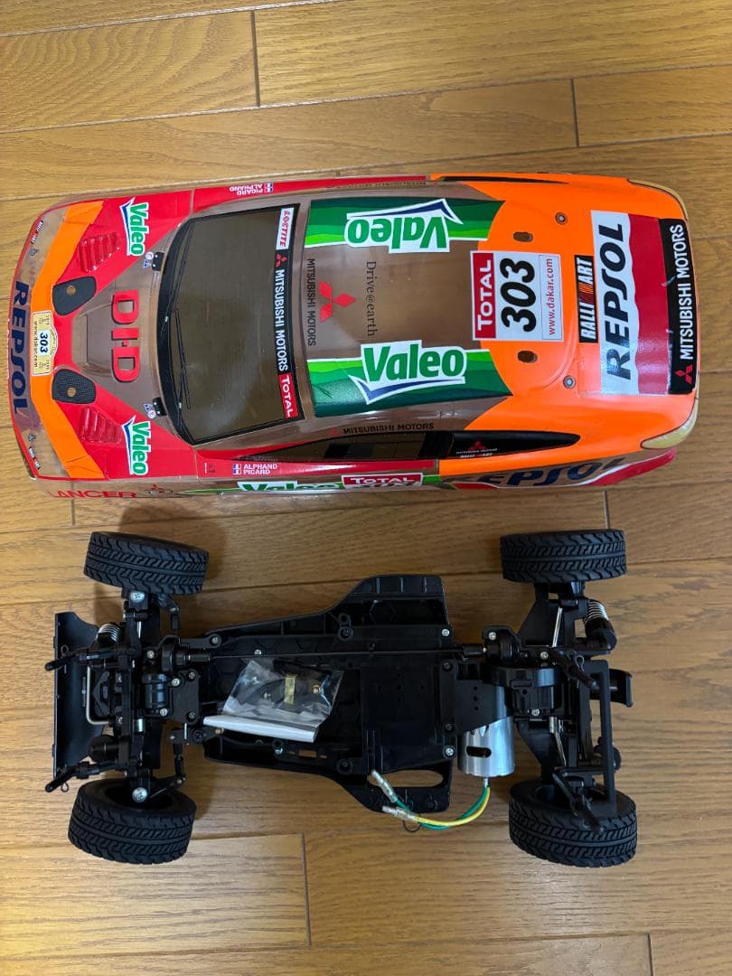 ☆☆タミヤ『スポーツランサー』1/10 RC　シャーシ＆ボディ　少々難あり