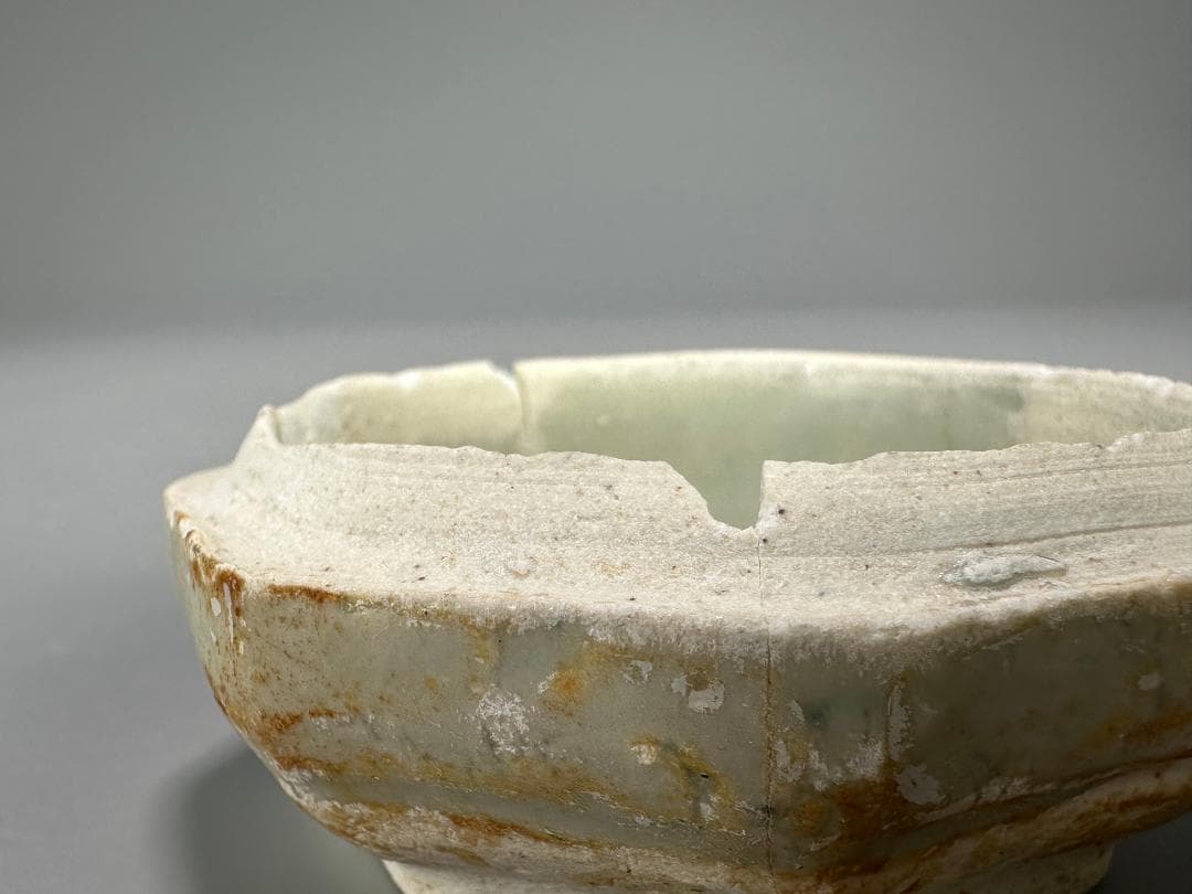 中国美術　宋時代　青白磁　湖田窯　香道具　花卉文香合　古物　時代物　唐物