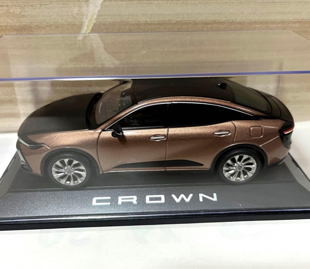 トヨタ1/30 クラウン PHEV 2022 ブラック / プレシャスブロンズ
